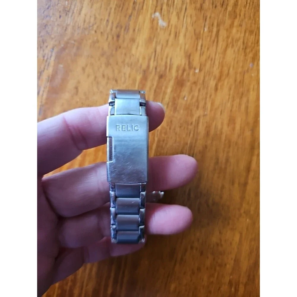 Relic Watch Men Stainless Silver Steel Date 50m Water Resist Battery Gray Quartz